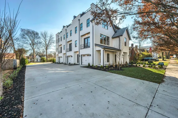 $599,990 | 520 North Maple Street, Unit 2, Murfreesboro, TN 37130