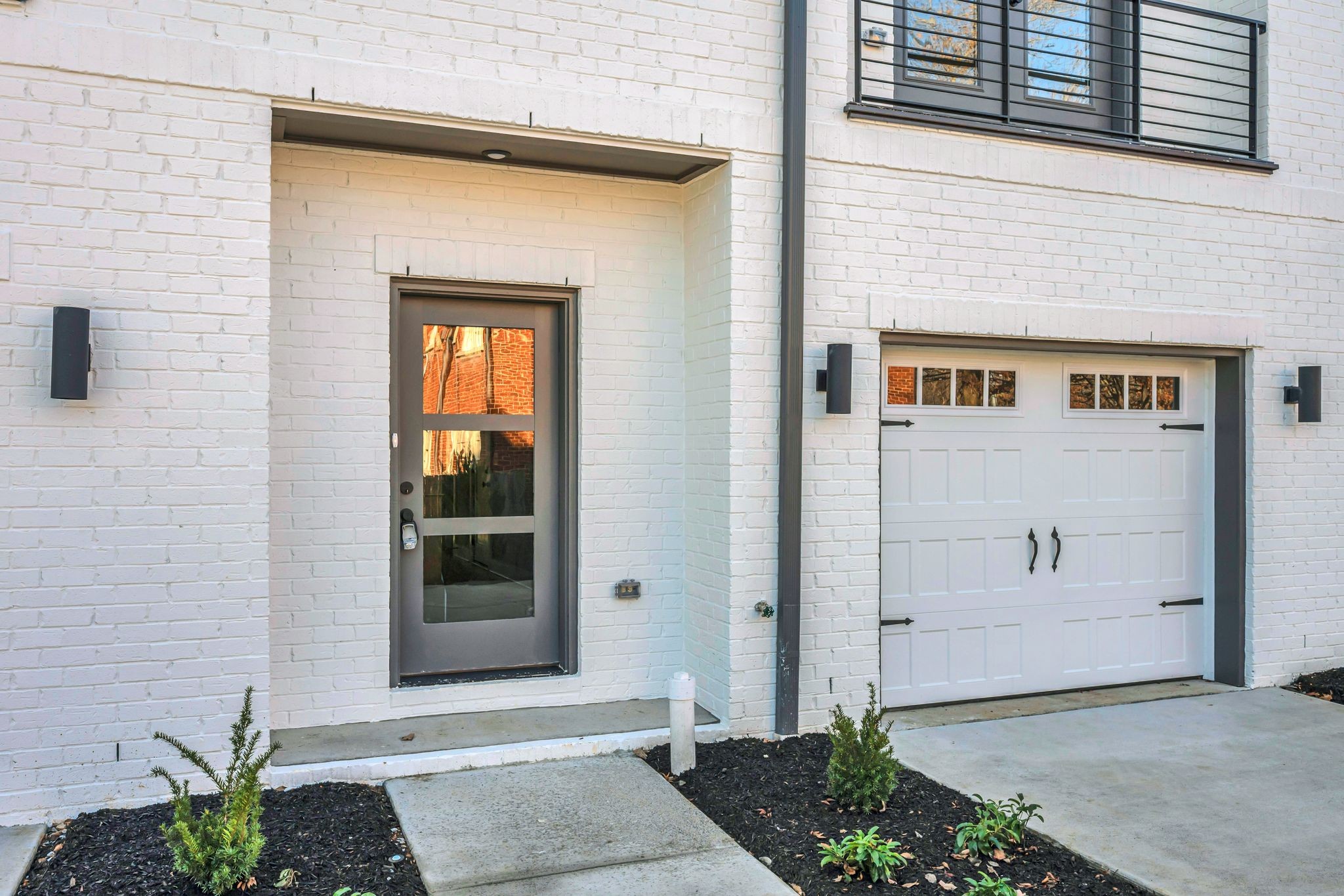 520 North Maple Street, Unit 2 Murfreesboro, TN 37130 - Photo 6 of 34 a front view of a house with a yard