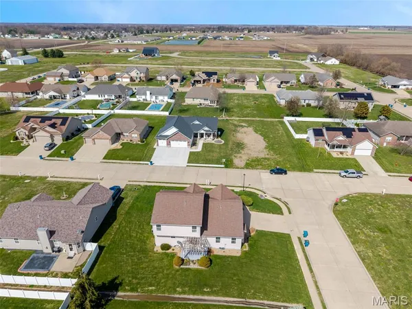 $334,900 | 148 Patriots Drive, Bethalto, IL 62010