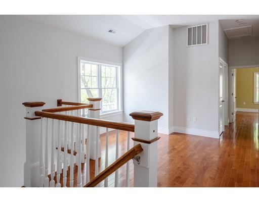 3 Lexington Road Wellesley, MA 02482 - Photo 5 of 11