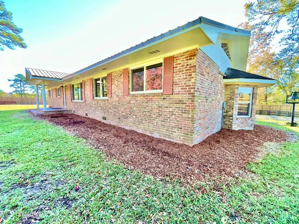 $199,900 | 7096 Highway 28, Hazlehurst, MS 39083