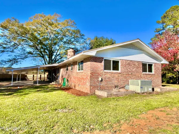 $199,900 | 7096 Highway 28, Hazlehurst, MS 39083