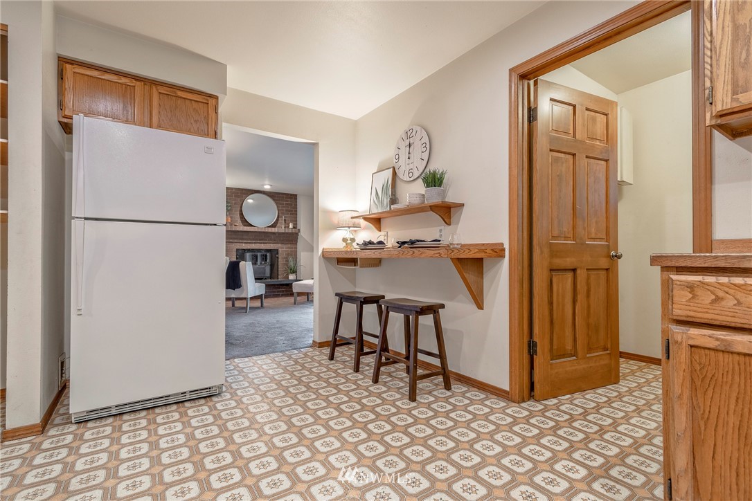 11227 Northeast 174th Street Bothell, WA 98011 - Photo 15 of 38