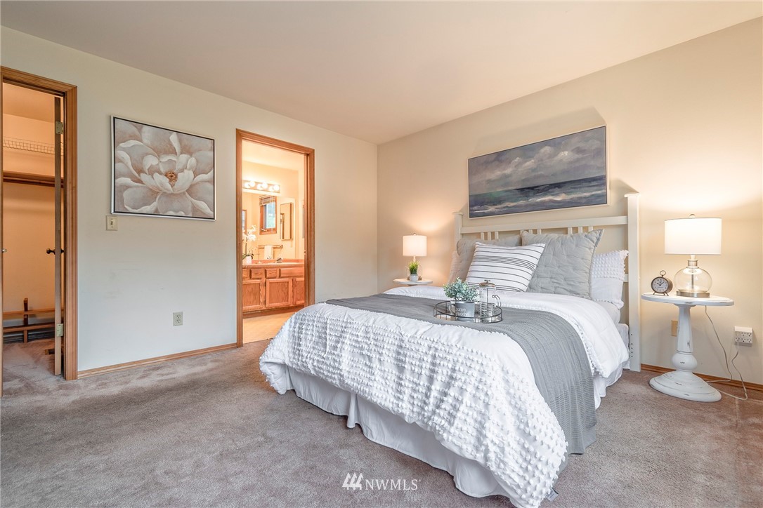 11227 Northeast 174th Street Bothell, WA 98011 - Photo 18 of 38