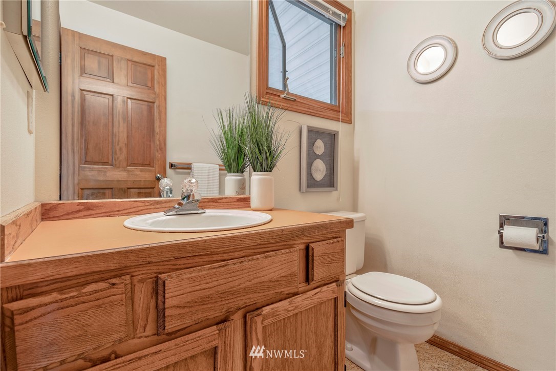 11227 Northeast 174th Street Bothell, WA 98011 - Photo 21 of 38