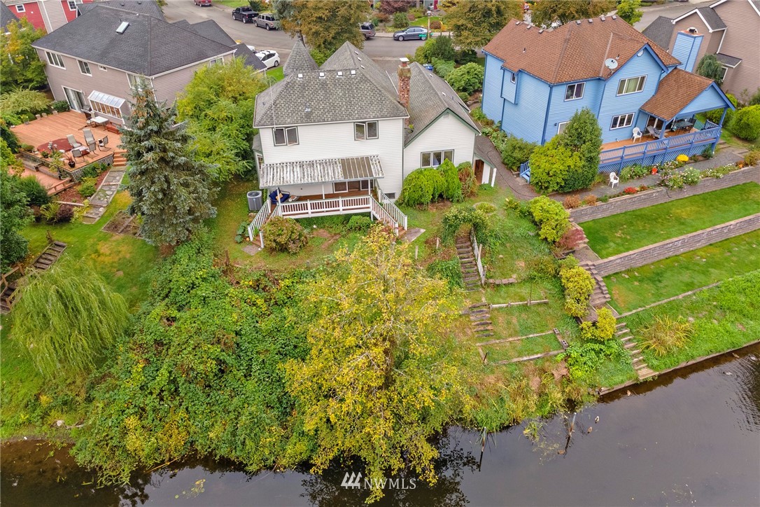 11227 Northeast 174th Street Bothell, WA 98011 - Photo 23 of 38