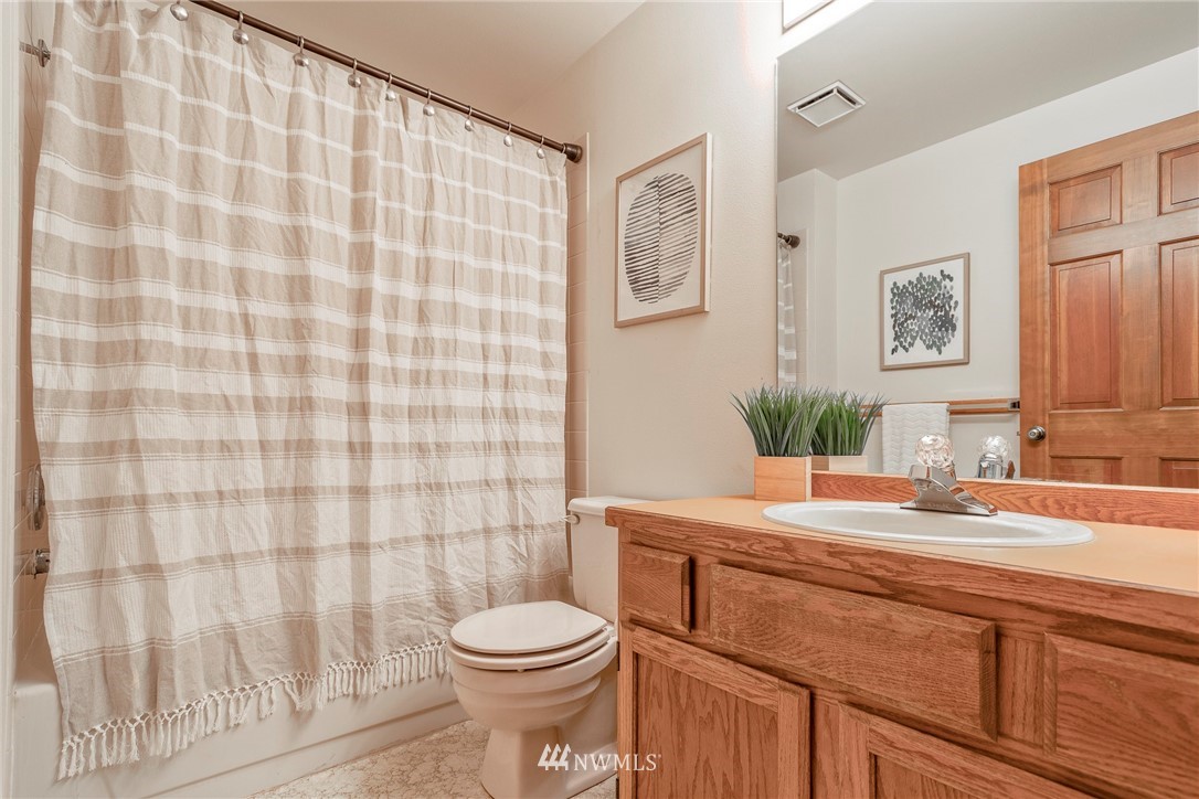 11227 Northeast 174th Street Bothell, WA 98011 - Photo 28 of 38