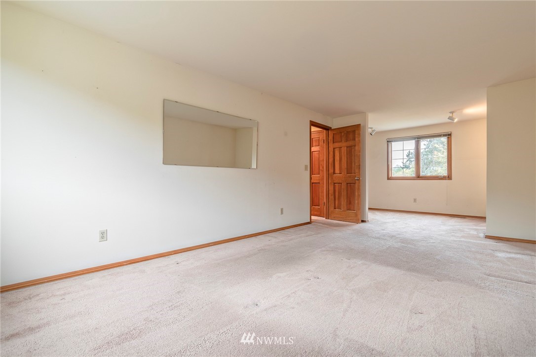11227 Northeast 174th Street Bothell, WA 98011 - Photo 30 of 38