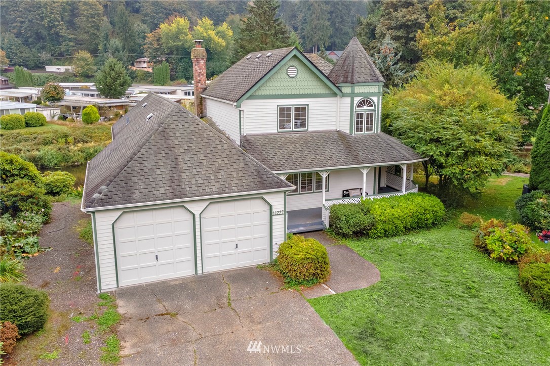 11227 Northeast 174th Street Bothell, WA 98011 - Photo 4 of 38