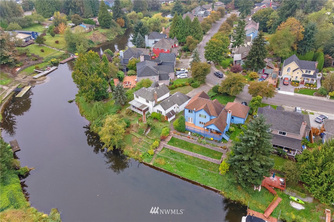 11227 Northeast 174th Street Bothell, WA 98011 - Photo 36 of 38