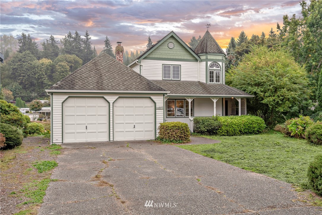 11227 Northeast 174th Street Bothell, WA 98011 - Photo 5 of 38
