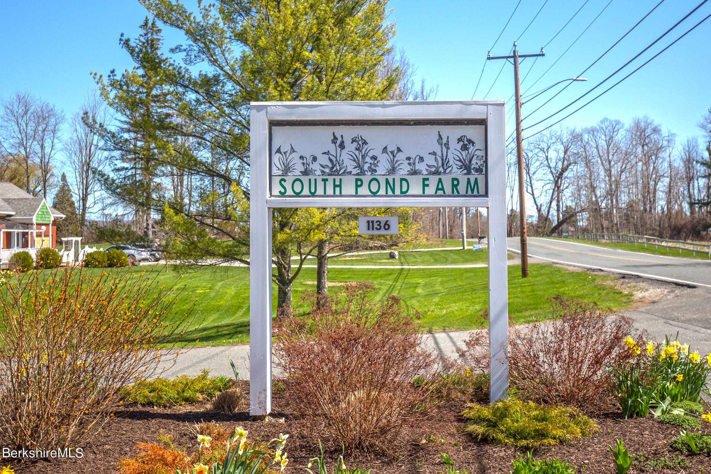 1136 Barker Road, Unit 48 Pittsfield, MA 01201 - Photo 51 of 53 a view of a park with large trees