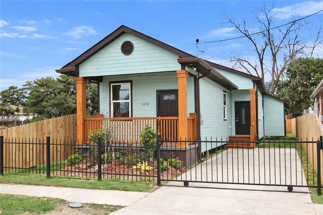 $2,000 | 2620 Mistletoe Street, New Orleans, LA 70118