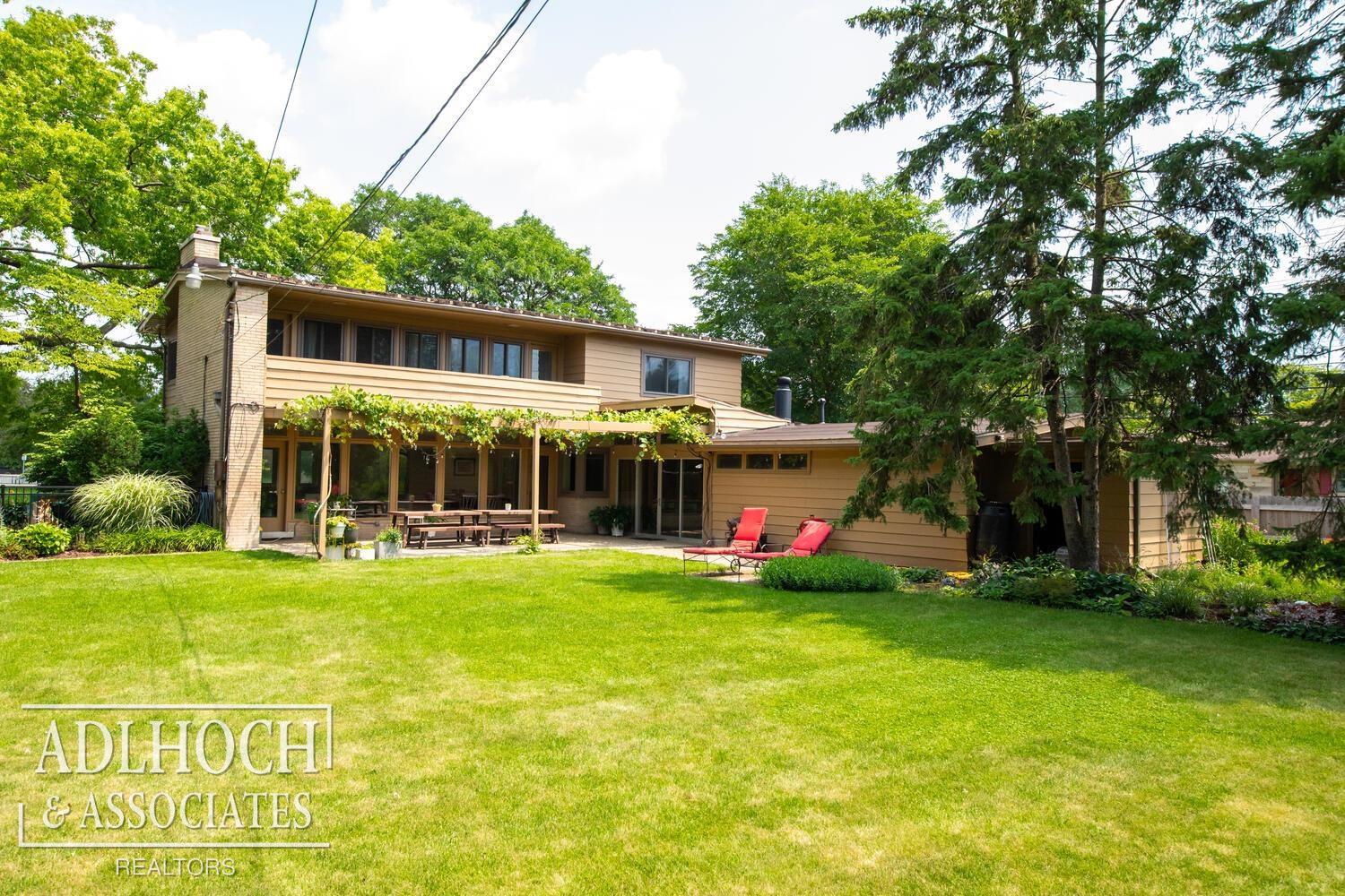 681 Roslyn Road Grosse Pointe, MI 48236 - Photo 28 of 32 50115636-45.JPG