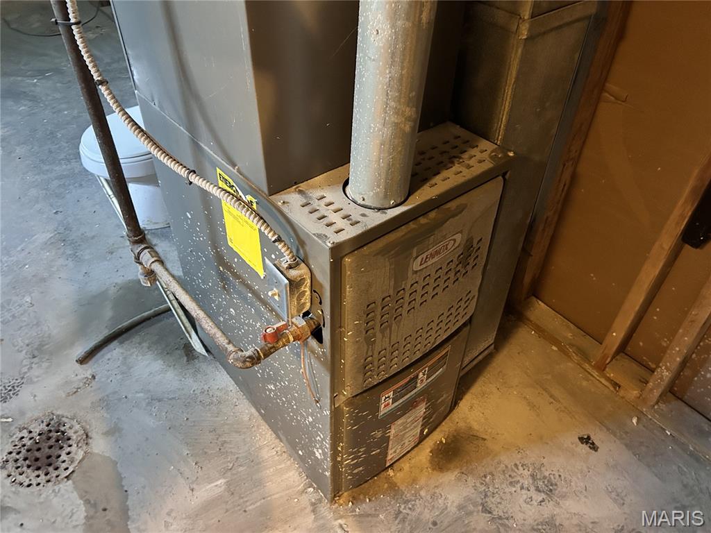 215 Midlothian Road St. Louis, MO 63137 - Photo 13 of 19