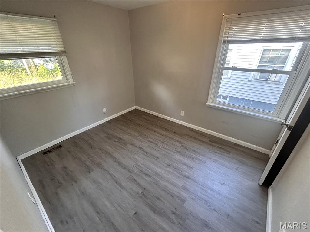 215 Midlothian Road St. Louis, MO 63137 - Photo 6 of 19