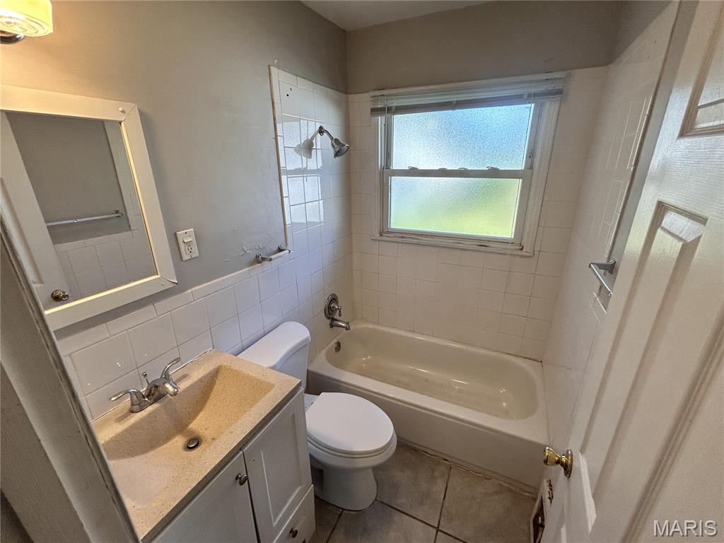 215 Midlothian Road St. Louis, MO 63137 - Photo 7 of 19