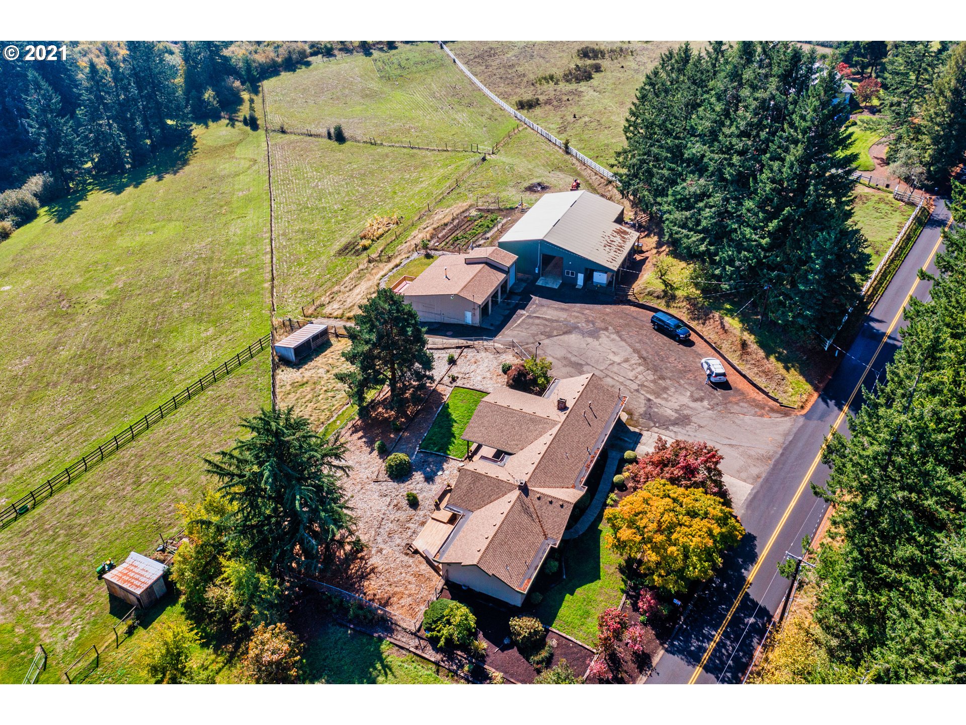 18750 Southwest Parrett Mountain Road Sherwood, OR 97140 - Photo 4 of 32 Gallery Image 4