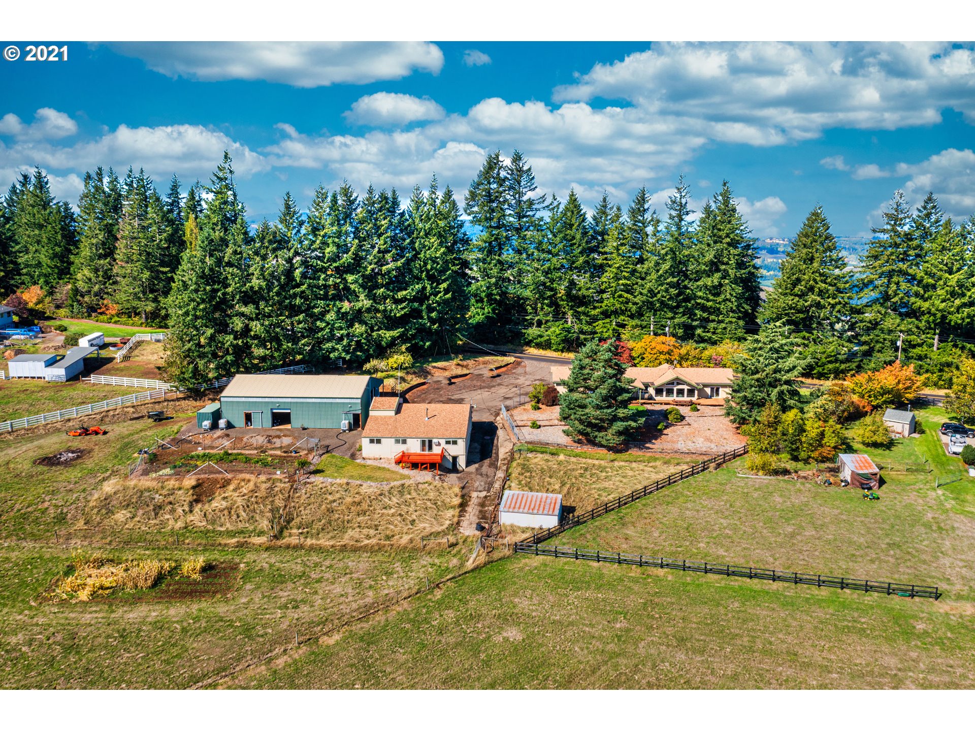 18750 Southwest Parrett Mountain Road Sherwood, OR 97140 - Photo 10 of 32 Gallery Image 10