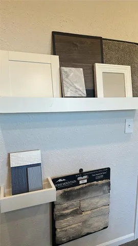 $307,320 | 486 Valley View Drive, Tonganoxie, KS 66086