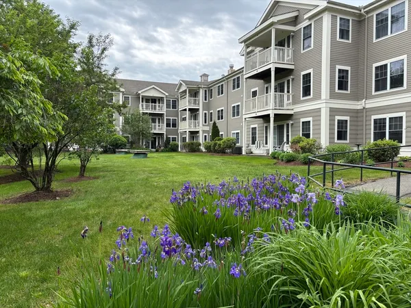 $349,000 | 34 Meeting House Lane, Unit 114, Stow, MA 01775
