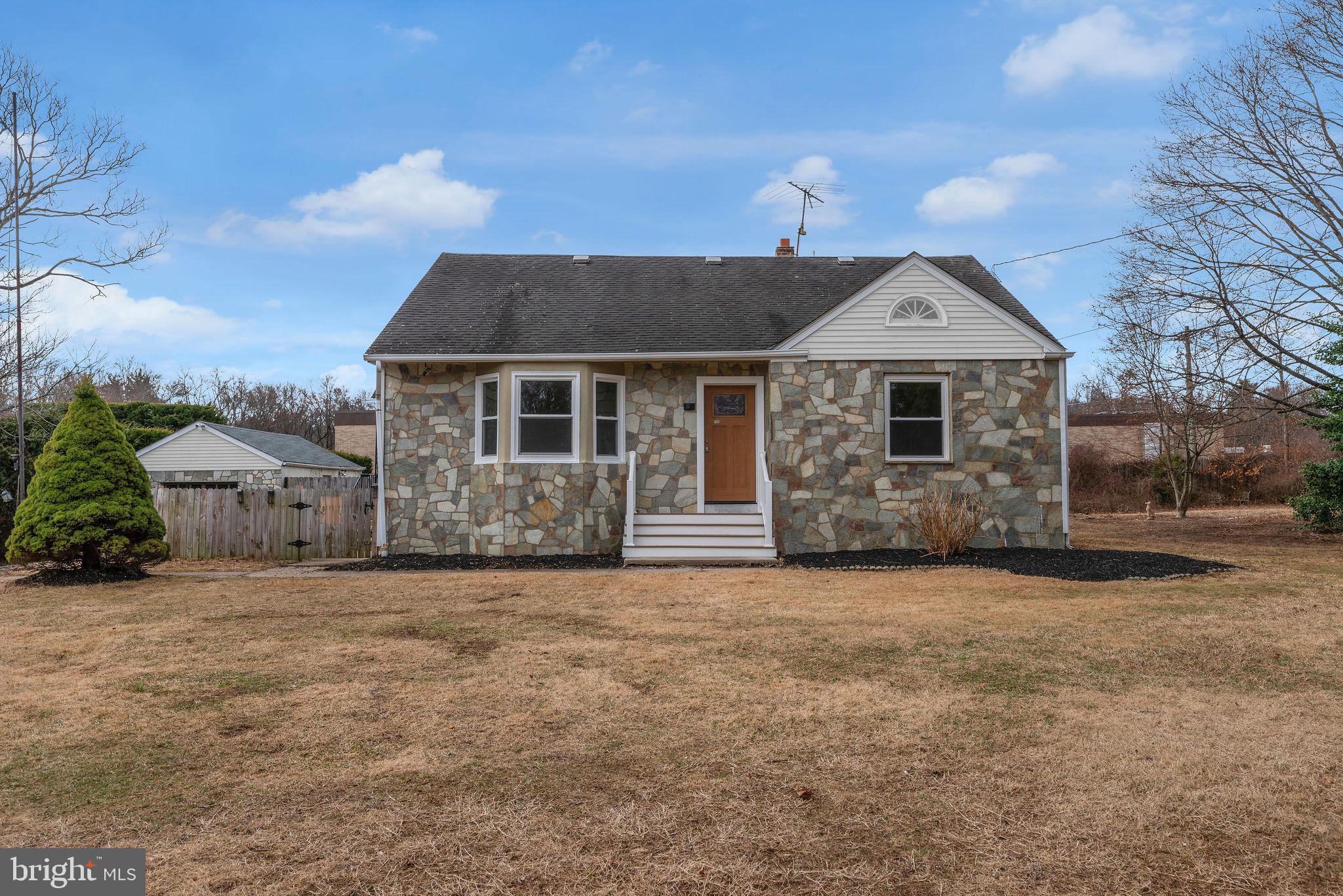 75 Reeder Avenue Lawrence Township, NJ 08648 - Photo 3 of 43 Front of House