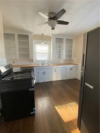 $2,300 | 130 Wollaston Street, Unit 2, Cranston, RI 02910