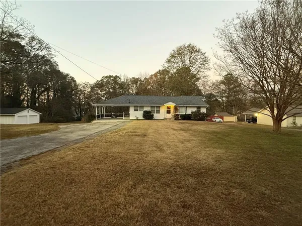 a front view of house with yard