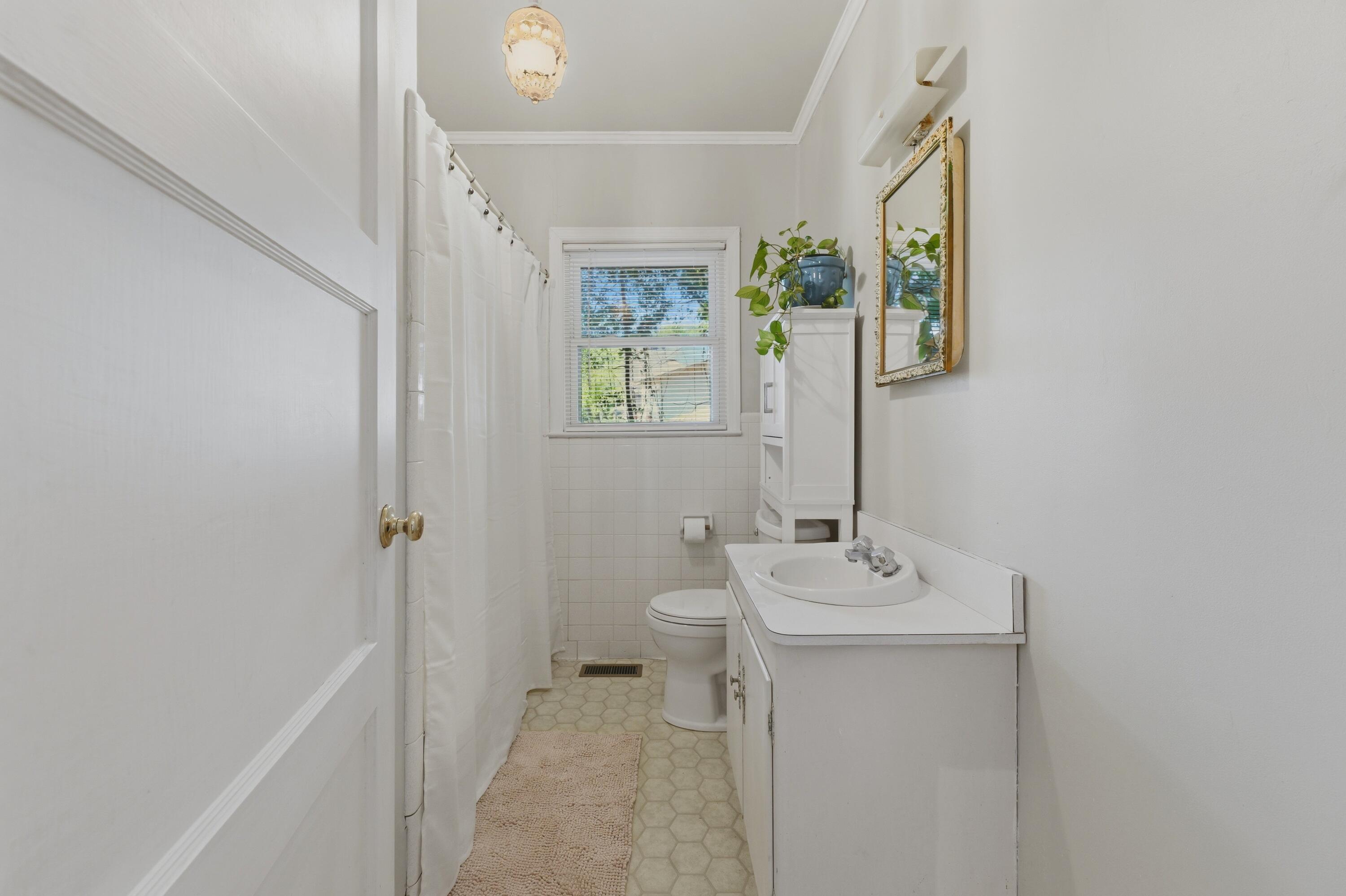 1241 State Rd S-38-244 Orangeburg, SC 29115 - Photo 19 of 33 Downstairs full bathroom