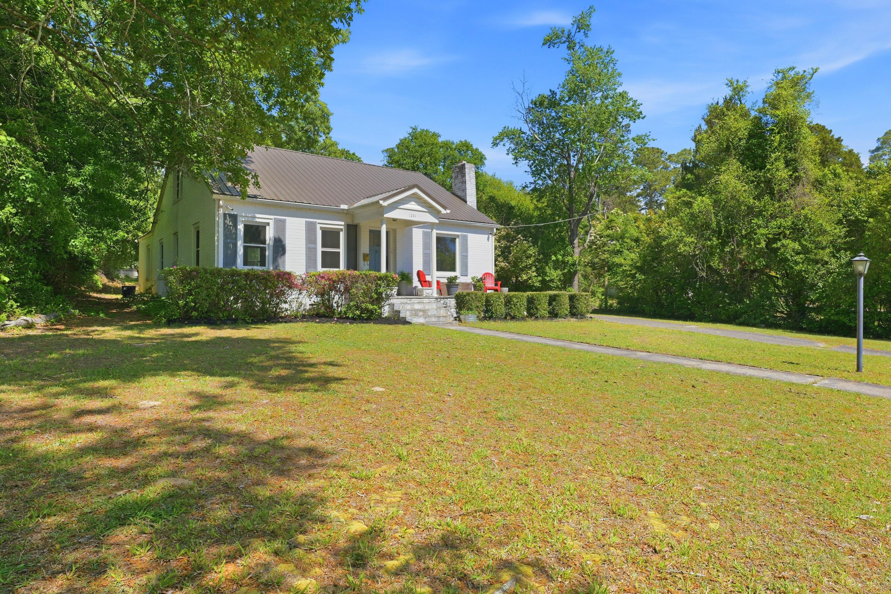 1241 State Rd S-38-244 Orangeburg, SC 29115 - Photo 3 of 33 Front yard