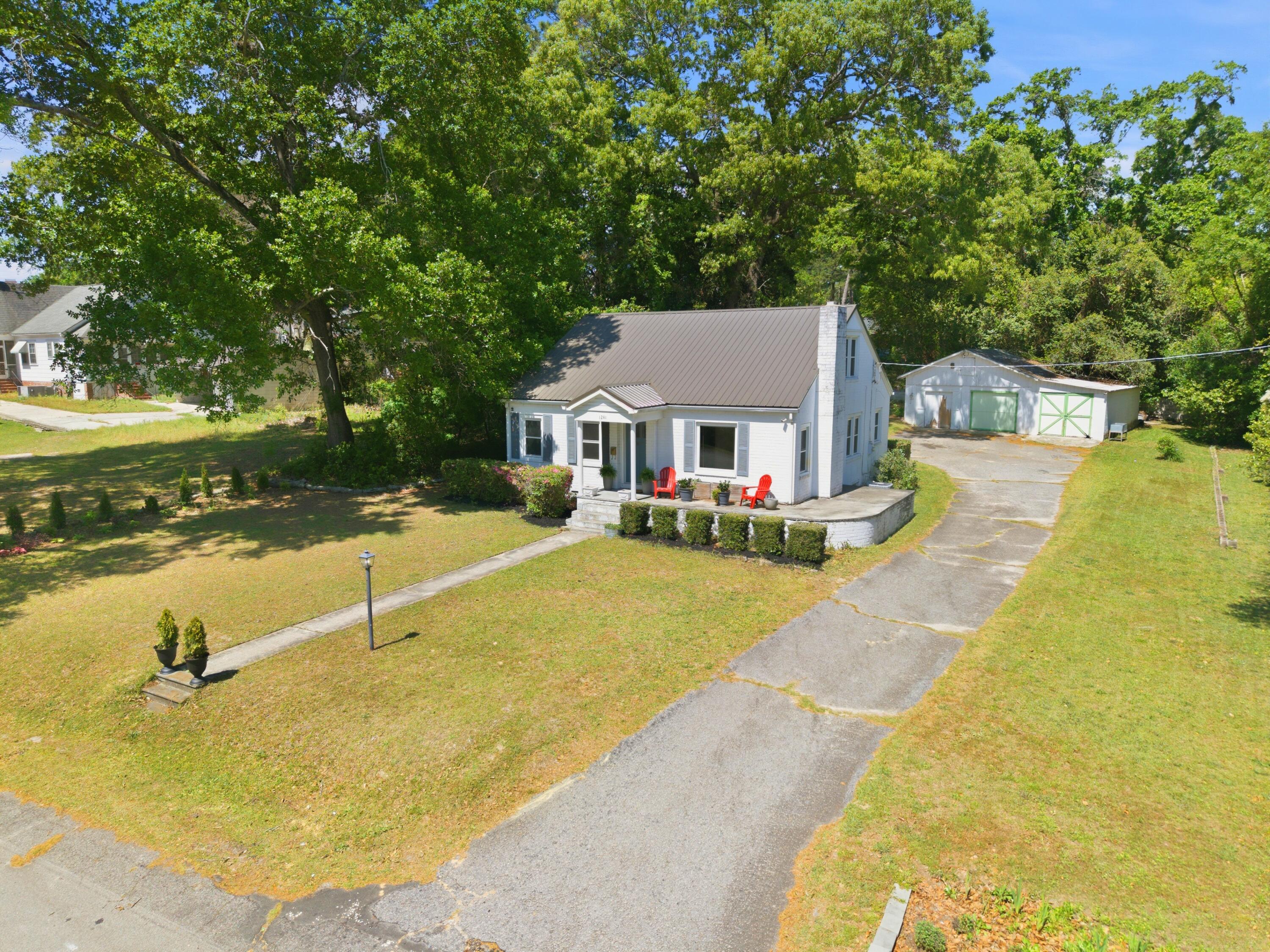 1241 State Rd S-38-244 Orangeburg, SC 29115 - Photo 4 of 33 Front of home/Driveway