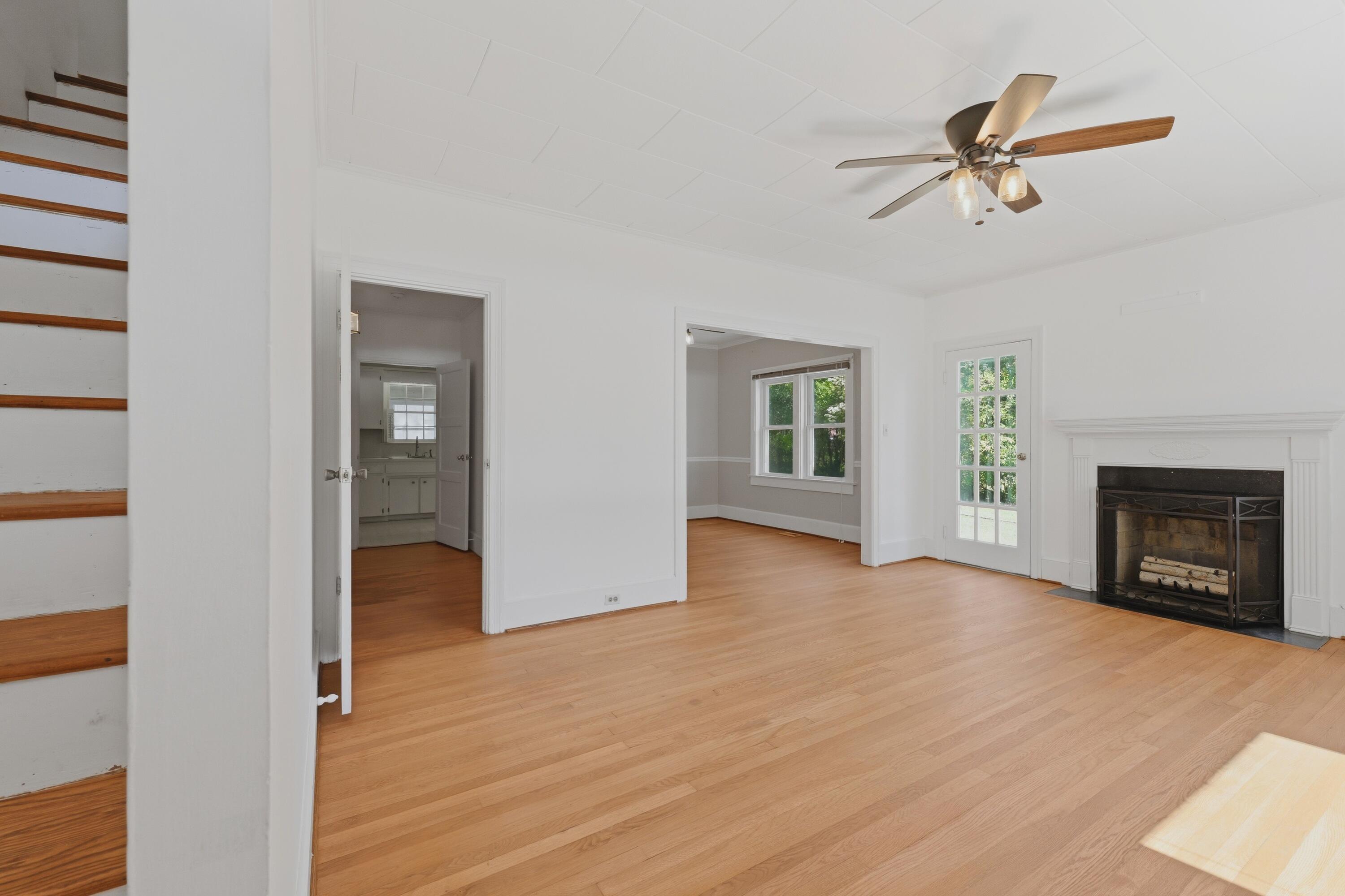 1241 State Rd S-38-244 Orangeburg, SC 29115 - Photo 8 of 33 Living room