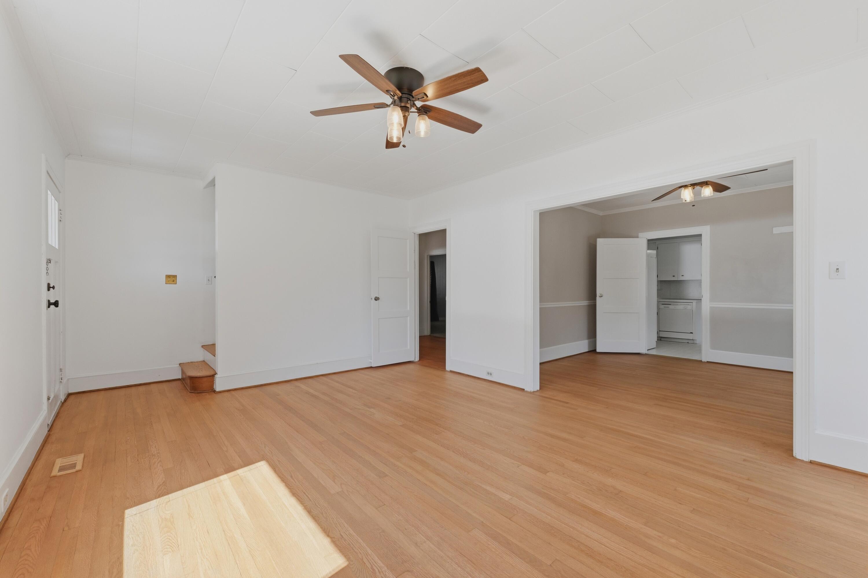 1241 State Rd S-38-244 Orangeburg, SC 29115 - Photo 10 of 33 Living room/Dining room