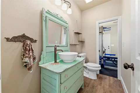 $717,997 | 128 Remuda Court East, Fort Worth, TX 76108