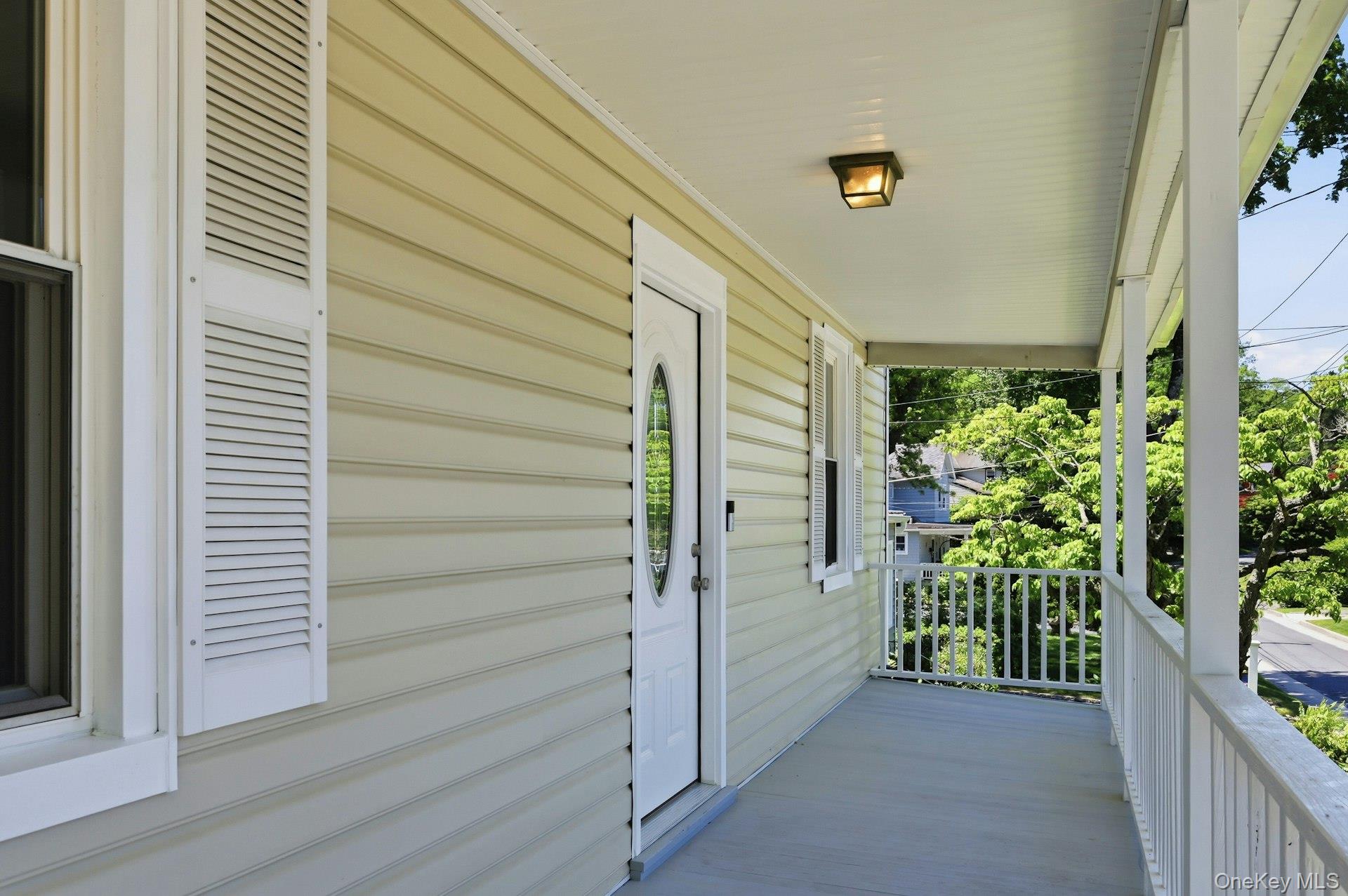 12 Chester Street Locust Valley, NY 11560 - Photo 6 of 31 Entry to second floor