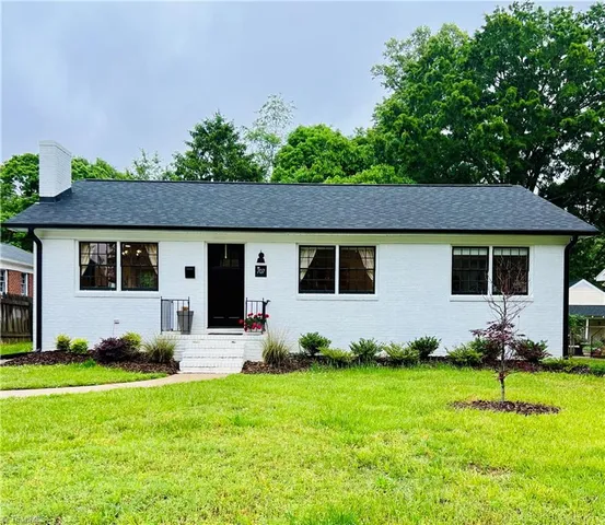 $2,300 | 707 Bellview Street, Winston-Salem, NC 27103