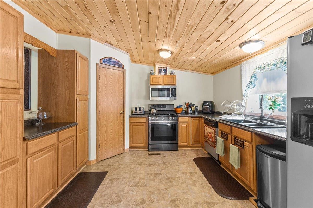 438 Sheldon Heights Road Sheldon, VT 05483 - Photo 17 of 40 Gallery Image 17