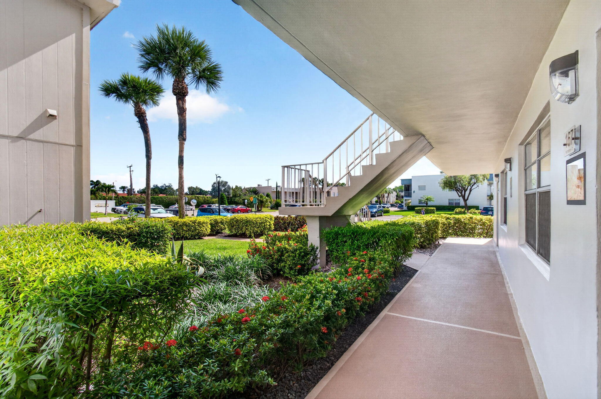 167 Normandy Lane, Unit D Delray Beach, FL 33484 - Photo 44 of 46 Walkway