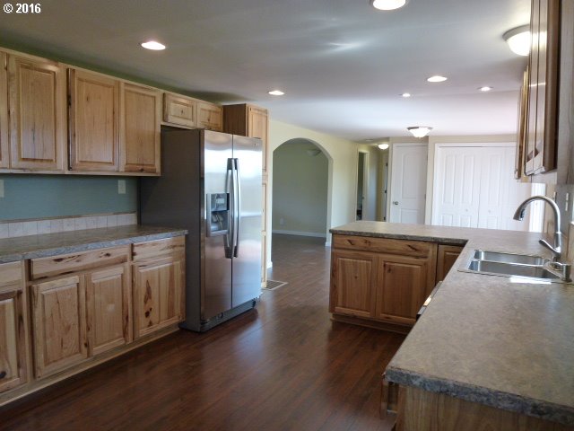 297 South Mary B Road Tygh Valley, OR 97063 - Photo 3 of 10 Kitchen/Dining Room