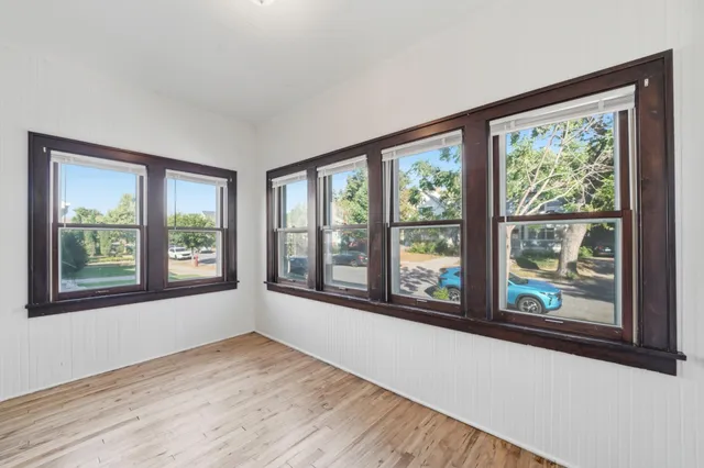 $425,000 | 1081 13th Avenue Southeast, Minneapolis, MN 55414