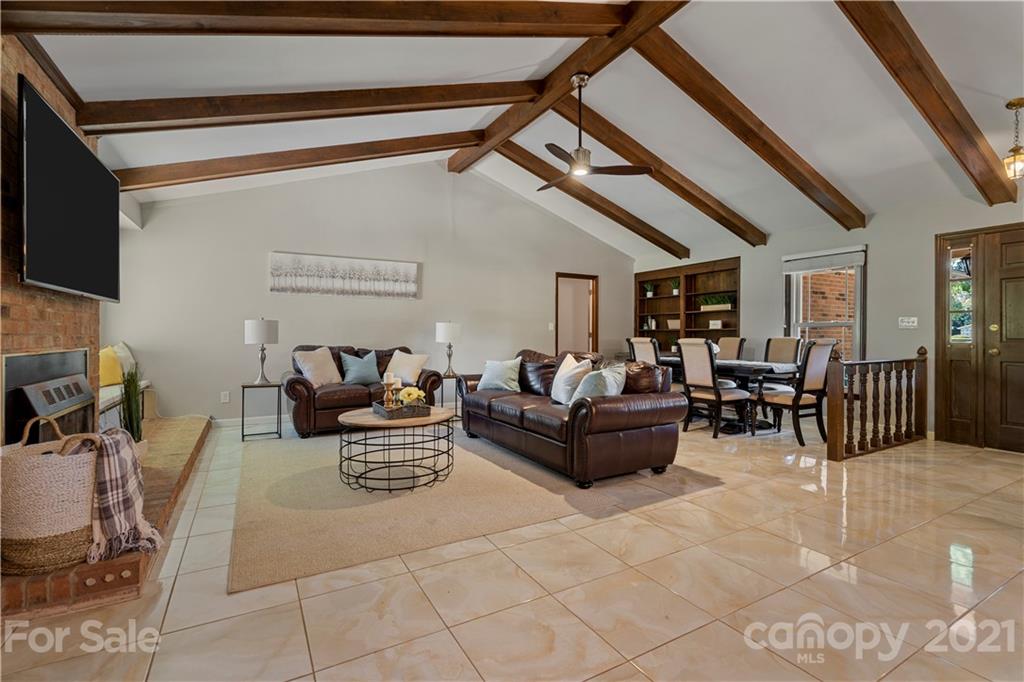 2734 Farmlake Lane Fort Mill, SC 29708 - Photo 5 of 42 Gallery Image 5