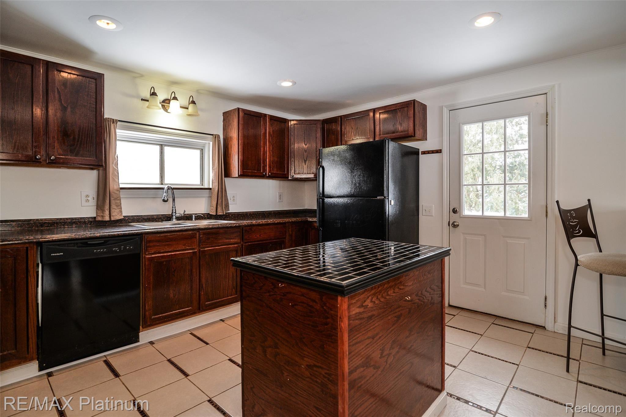 10550 Antcliff Road Fowlerville, MI 48836 - Photo 9 of 31 DSC_2720.jpg