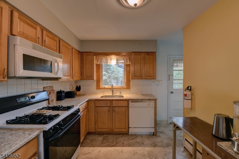 156 Little Falls Road Cedar Grove, NJ 07009 - Photo 8 of 30