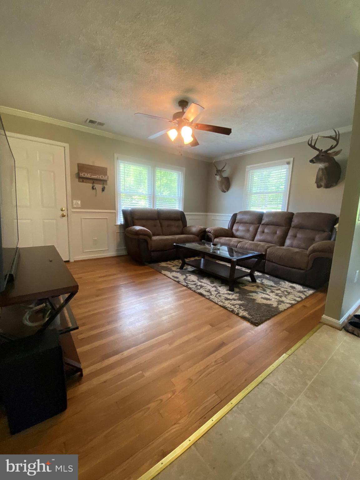 17249 North Merrimac Road Culpeper, VA 22701 - Photo 5 of 15 Living room
