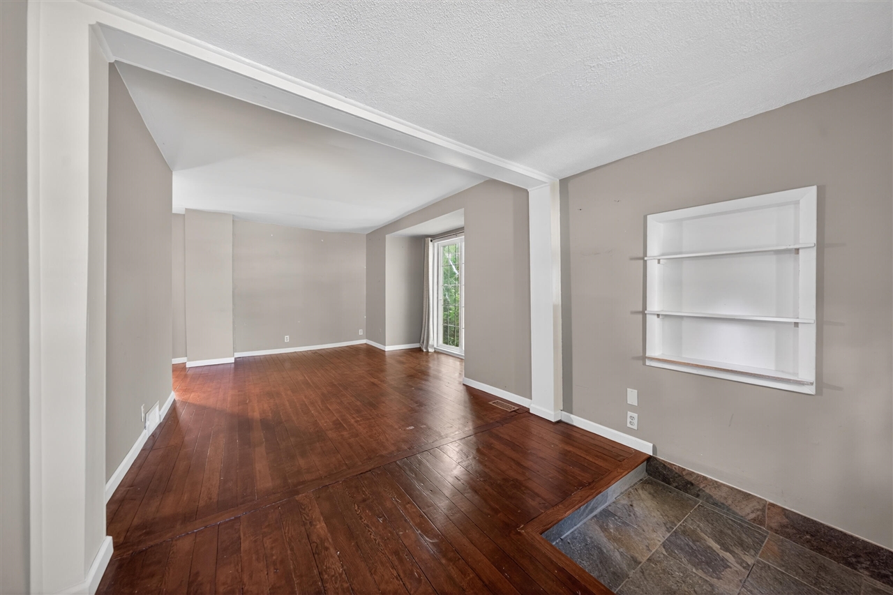 23830 Scotia Road Oak Park, MI 48237 - Photo 9 of 28