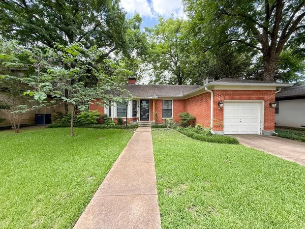 $2,900 | 3766 Park Lane, Dallas, TX 75220