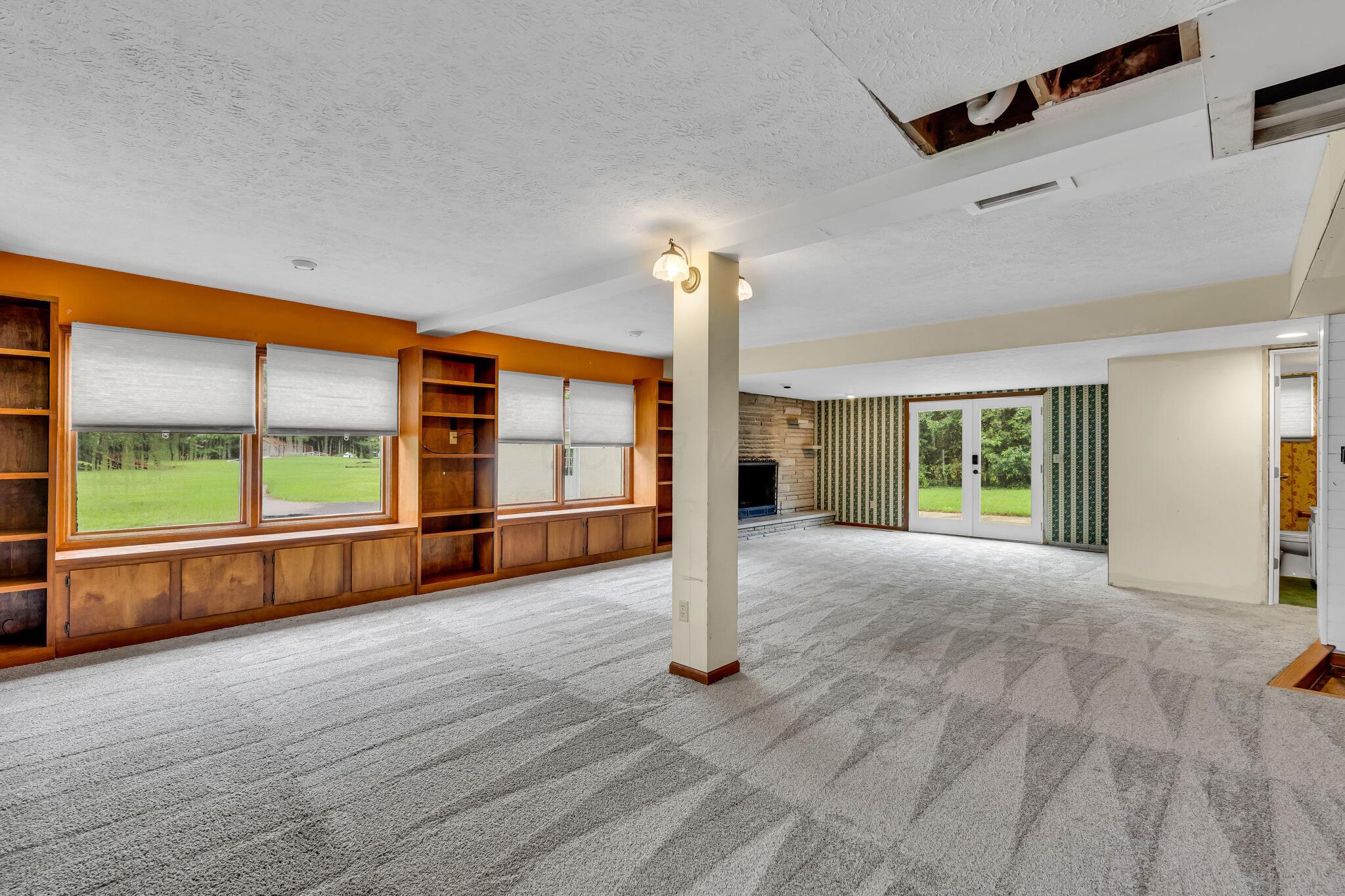 7974 Big Walnut Road Westerville, OH 43082 - Photo 11 of 34 Family Room