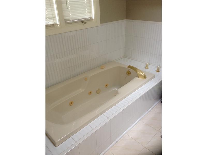 149 Easley Road Pittsburgh, PA 15237 - Photo 15 of 20 Full Bath.