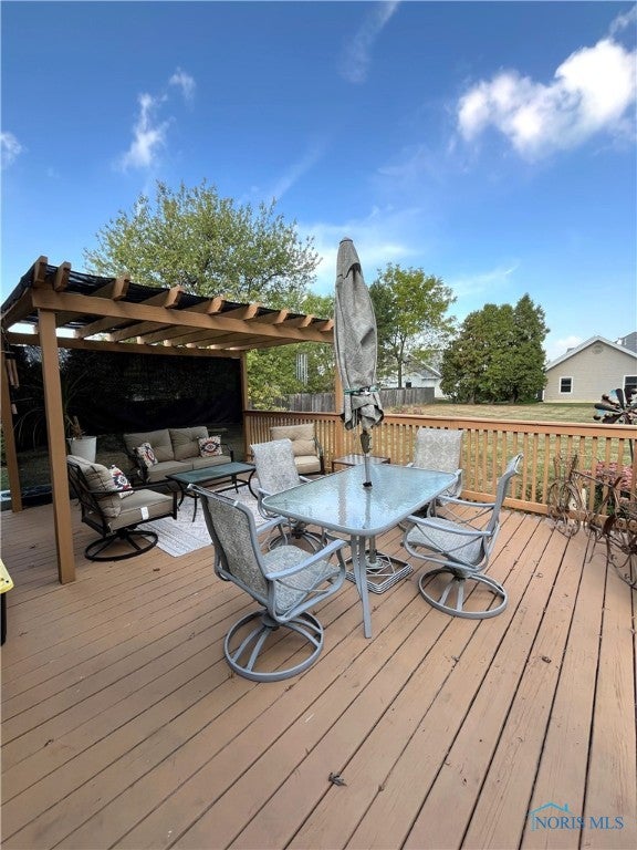 13300 Five Point Road Perrysburg, OH 43551 - Photo 30 of 32 WELL MAINTAINED DECK
