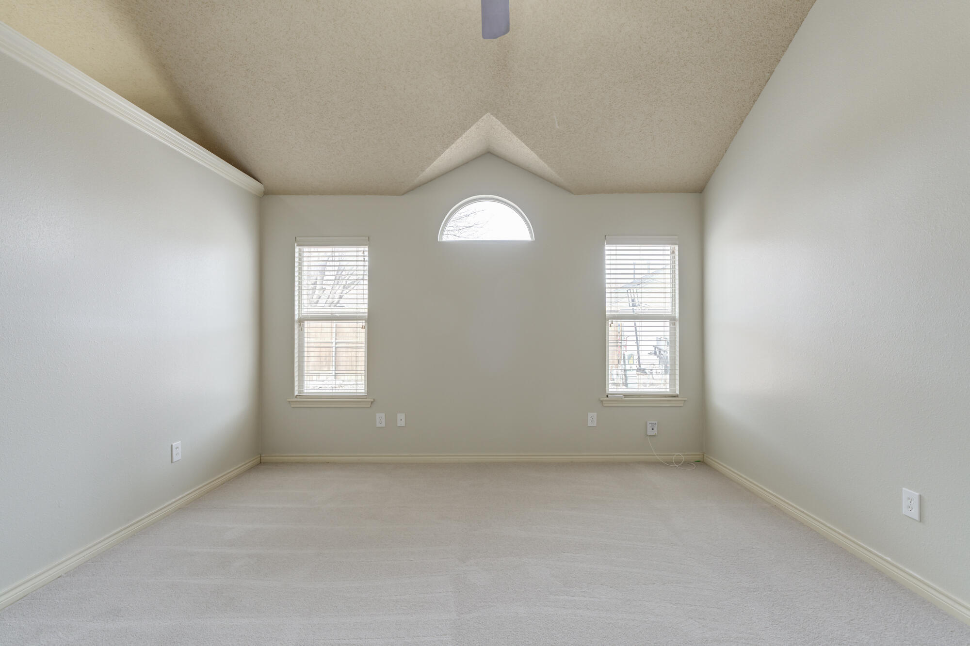 10005 Iola Avenue Lubbock, TX 79424 - Photo 13 of 50 DSC07996_7997_7998_7999_8000